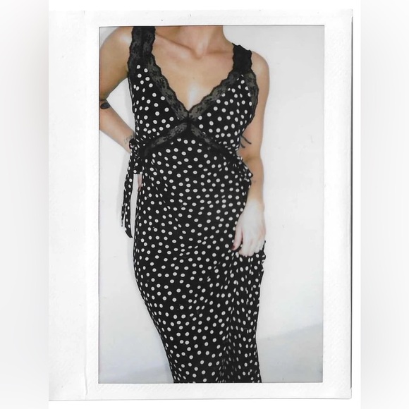 Rumored Dolly Midi Dress - Picture 6 of 10